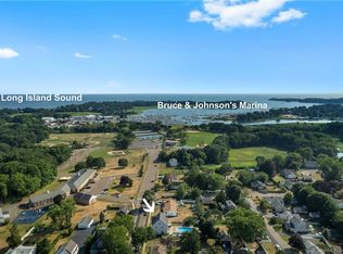 2 Melrose Ave, Branford, CT 06405