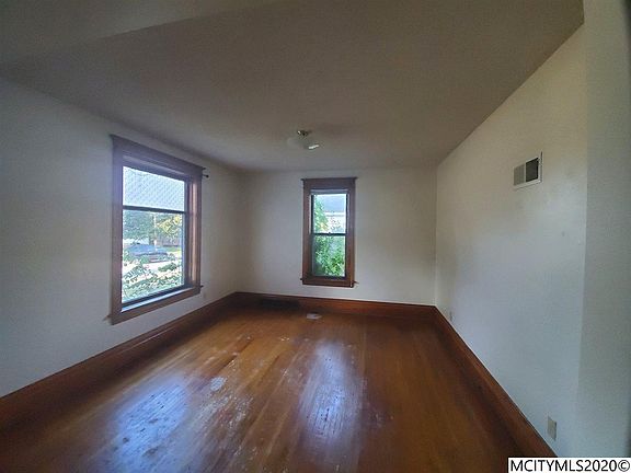 4th image of 416 5th St SE