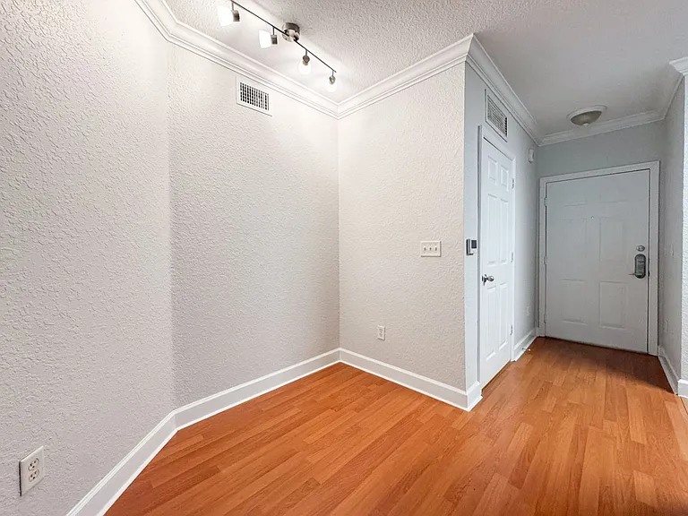 202 E South St #3044 — Photo 5