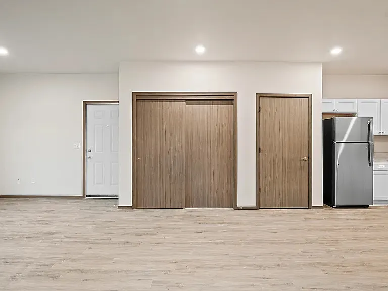 Cannon Apartments — Photo 6