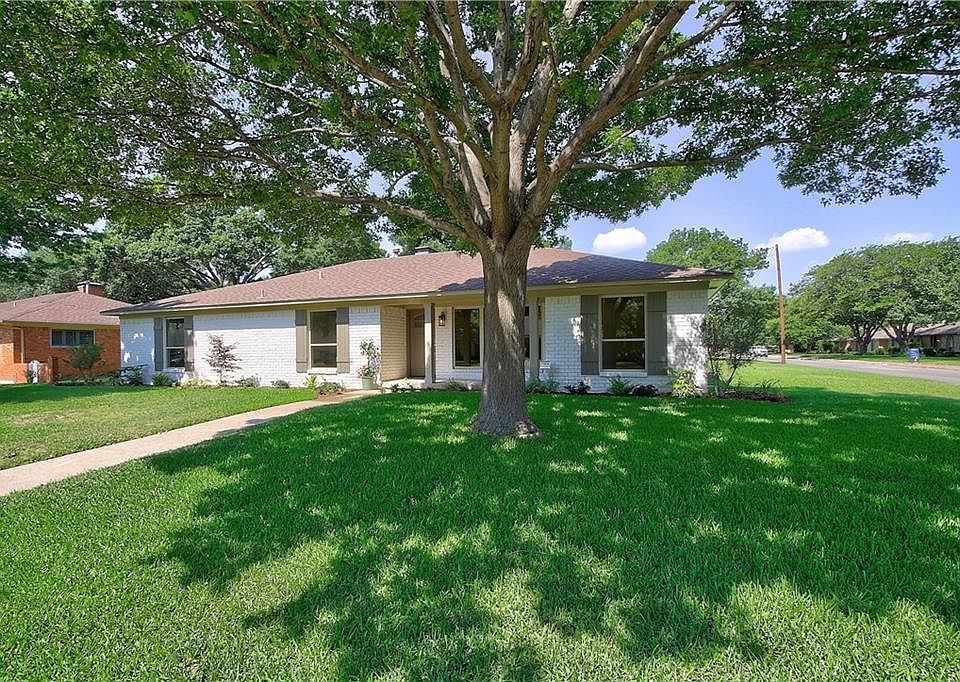 1st image of 12147 Midlake Dr