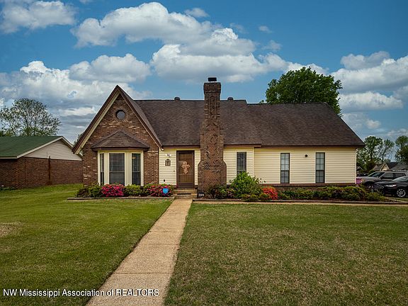 2nd image of 399 Sandalwood Dr