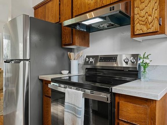 4th image of 1070 Miramonte Dr #41A