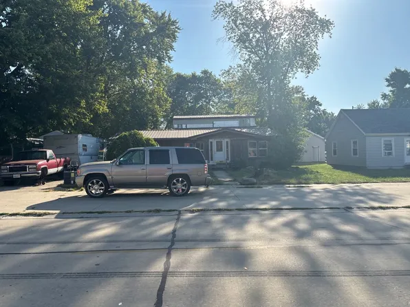 306 S Market St, Bondville, IL 61815