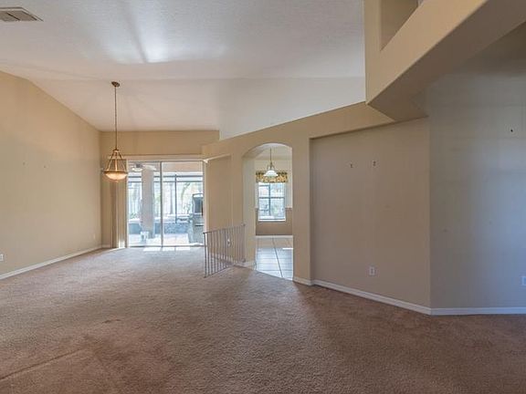 3rd image of 13042 Colonnade Cir