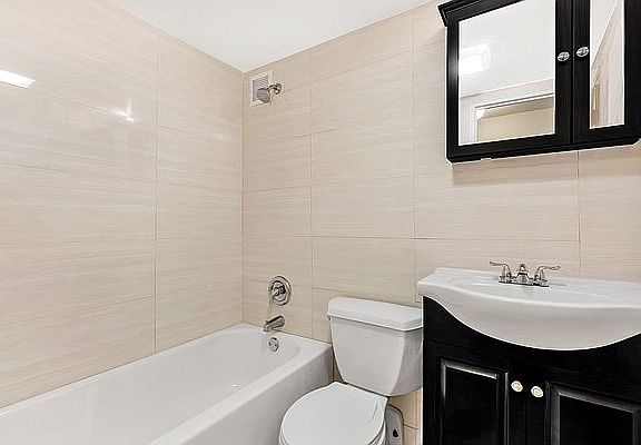 5th image of 7 E 32nd St #8S