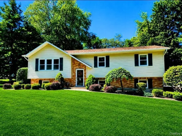 4 Tanglewood Lane, Poughkeepsie, NY 12603