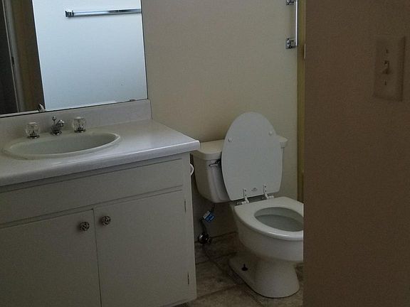 2nd image of 1639 W School St