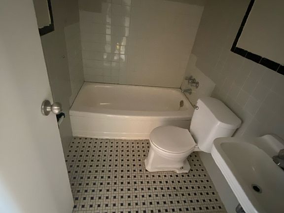 4th image of 110 Breton Rd #14