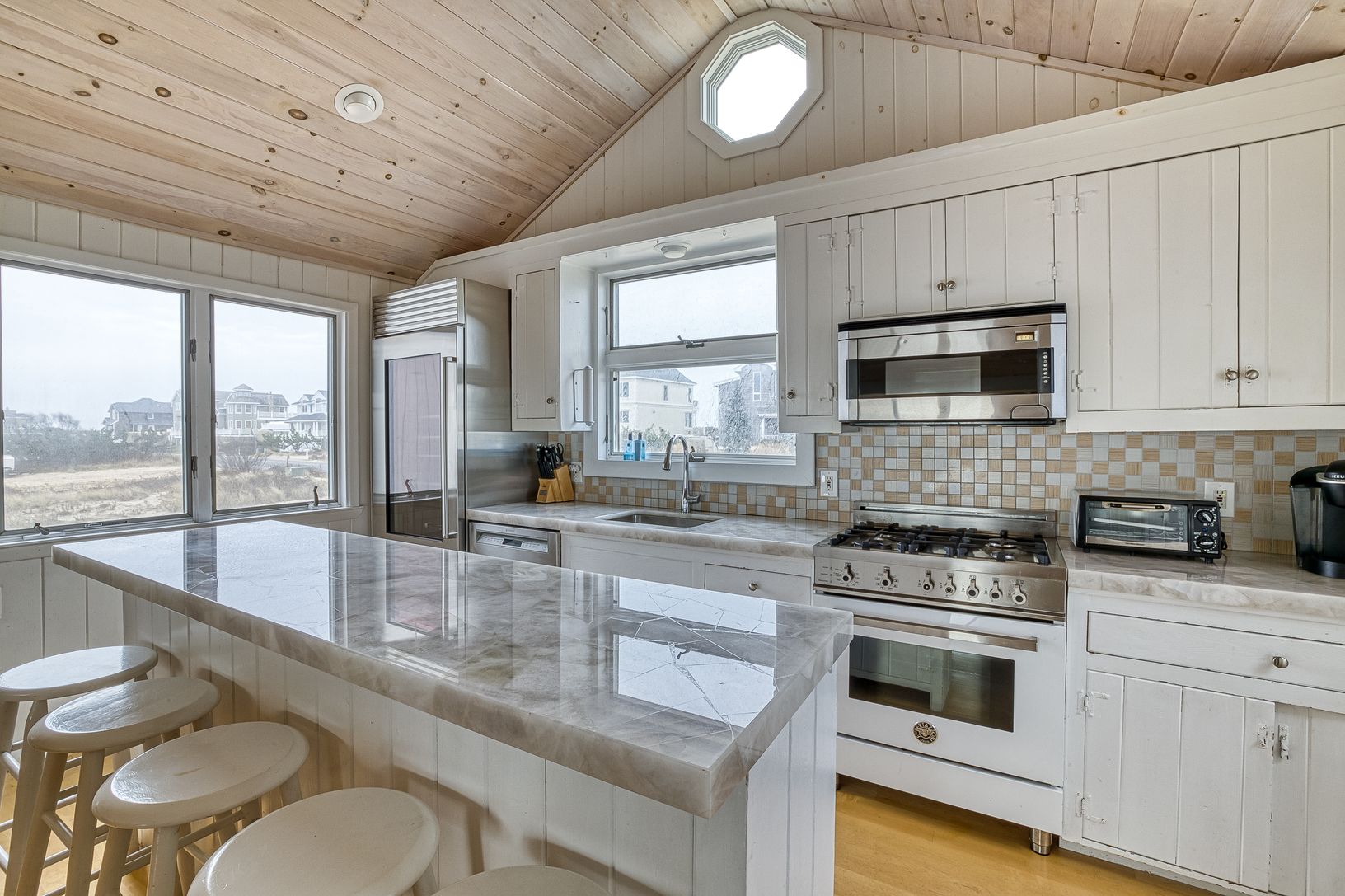  Renovated Kitchen with High End Appliances