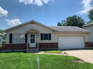 760 W Englewood Dr, Marshall, MO 65340