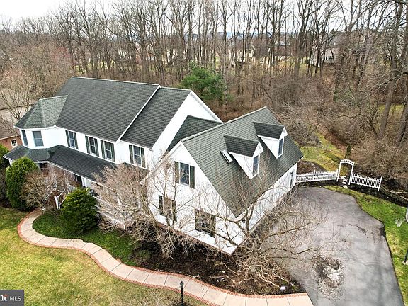 5th image of 1354 Megan Dr