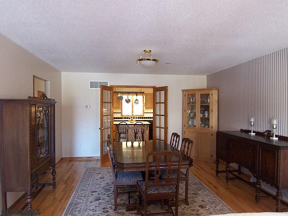 4th image of 882 W Aaron Dr