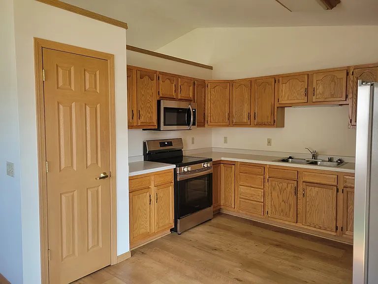 240 Ash St #2 — Photo 3
