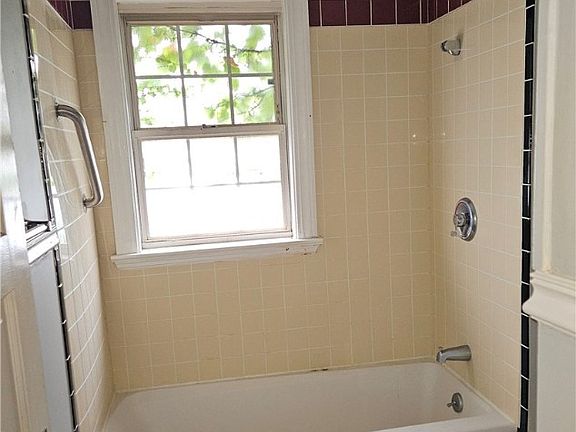 5th image of 4122 Chester Ave APT 14