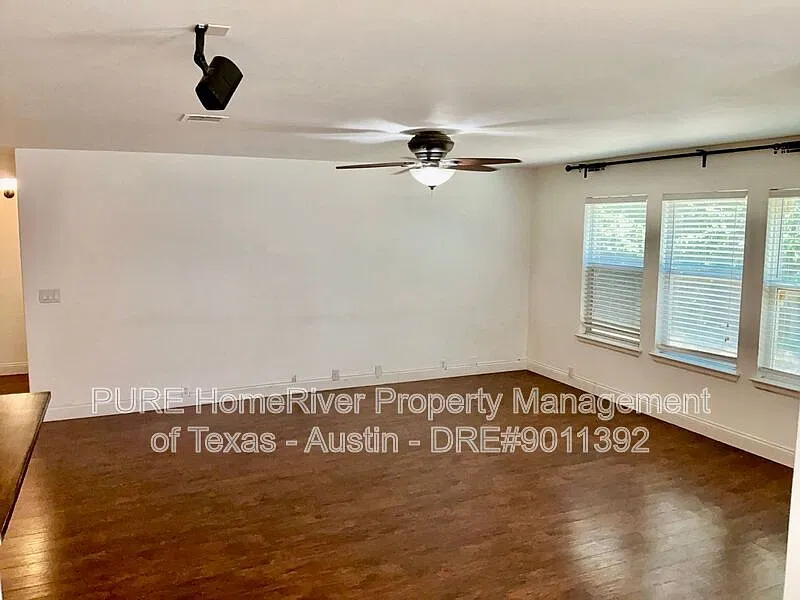 3 bed, 2.0 bath, 1813 sqft, $1,800 — Photo 4