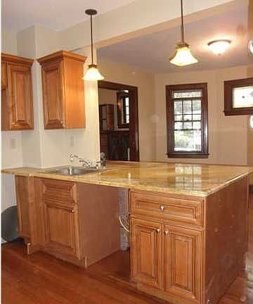 5th image of 260 Demorest Ave