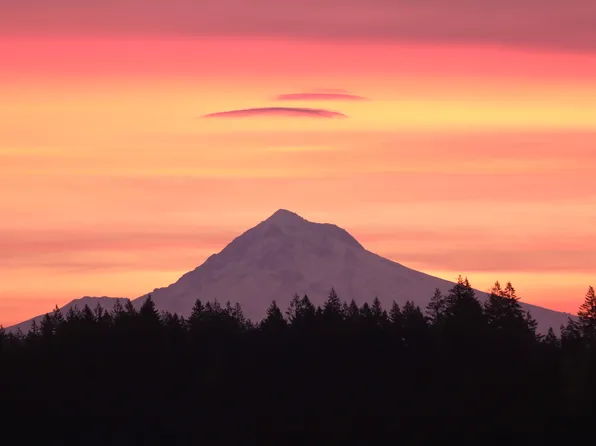 12907 SE Ridgecrest Rd, Happy Valley, OR 97086