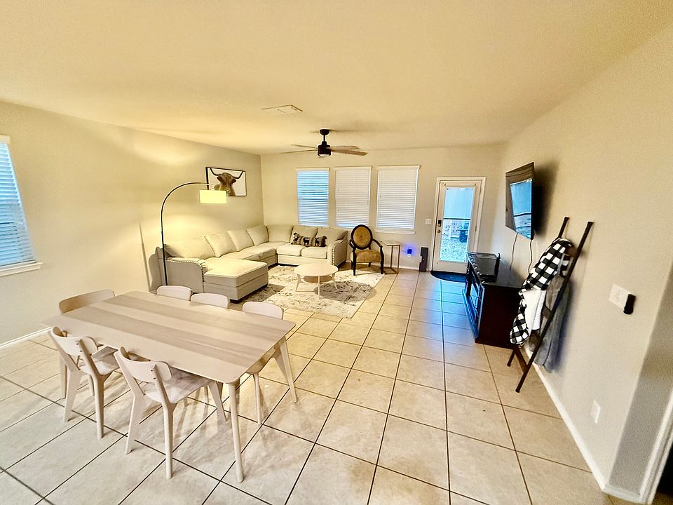 1st image of 524 Livingston Dr