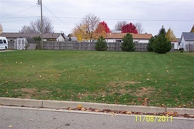 2nd image of 1100 Merryview Dr