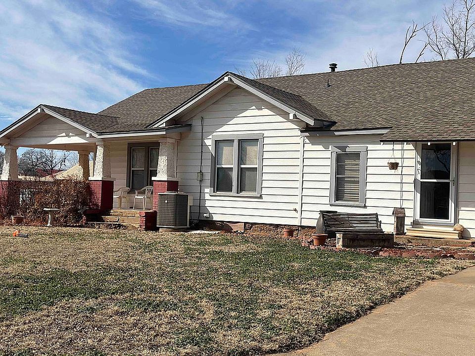 900 Avenue D NW, Childress, TX 79201 Zillow