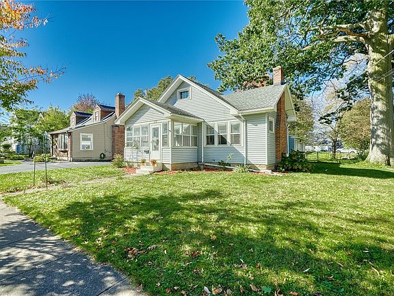 2nd image of 112 Veness Ave