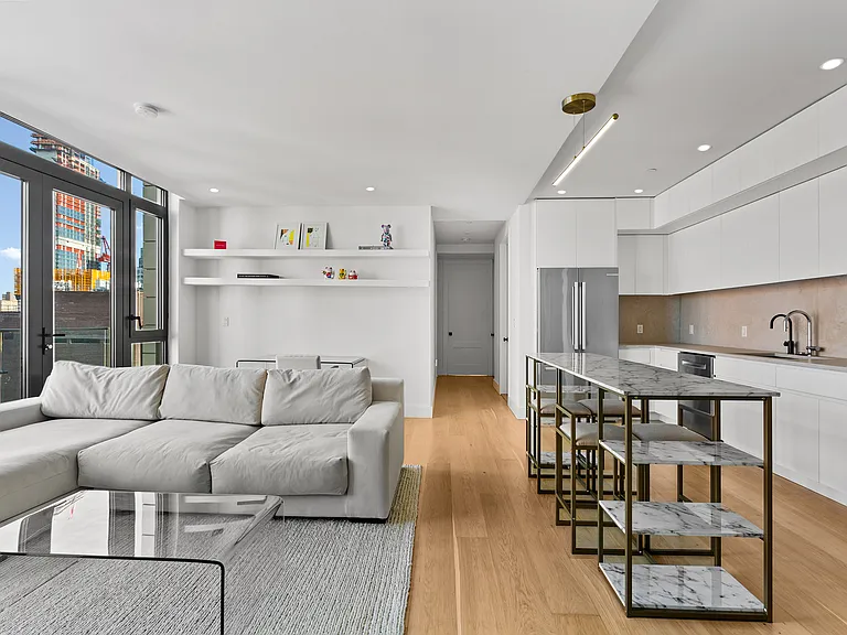 112 Fleet Pl #12A — Photo 4