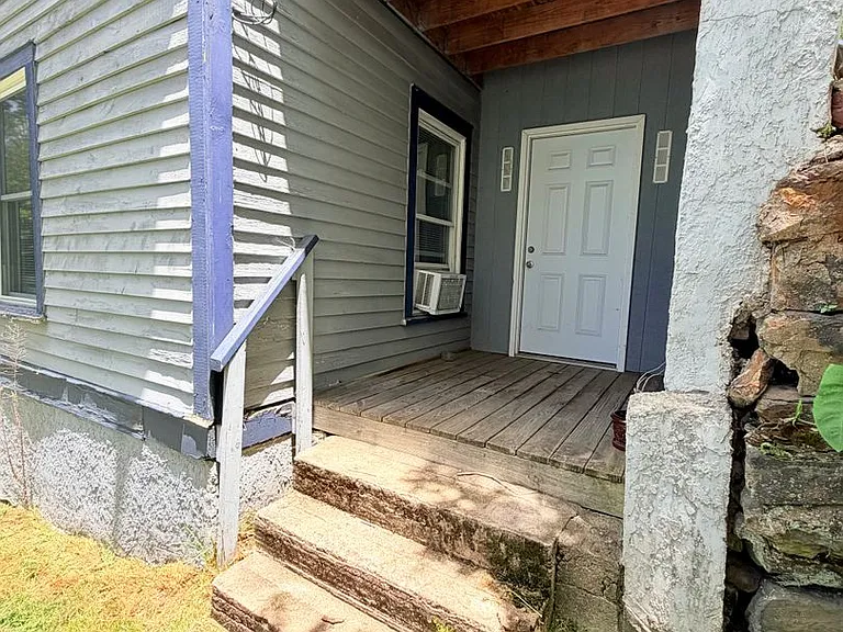 453 W Haywood St #A — Photo 15