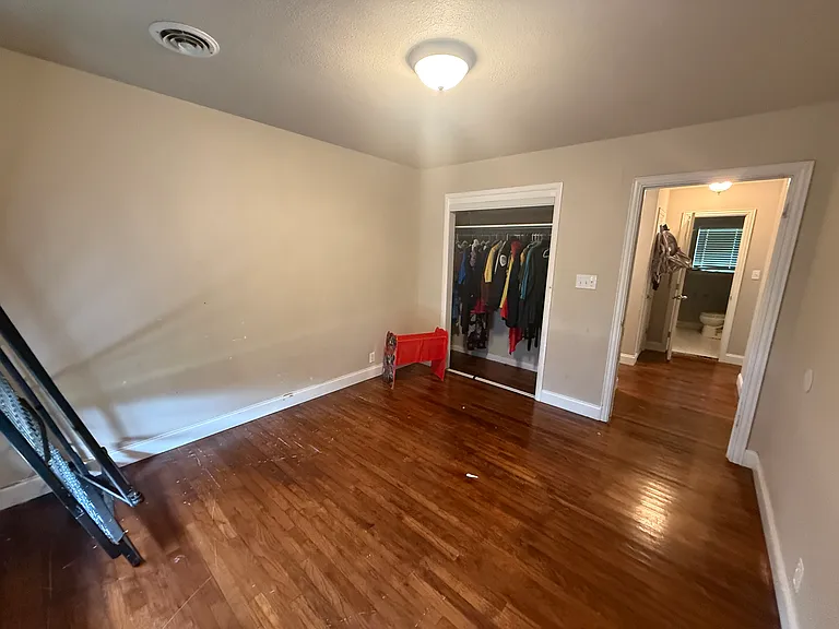 801 Pecan St — Photo 15