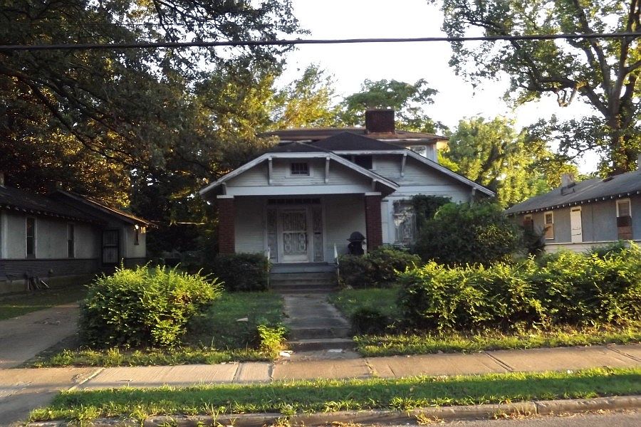 1st image of 879 E Trigg Ave