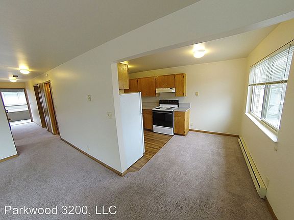 4th image of 3200 NE 140th St APT 14