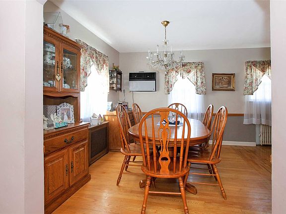 4th image of 307 Lowell Ave