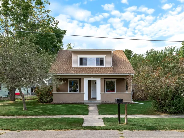 1425 Comstock Ave, Cumberland, WI 54829