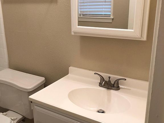 5th image of 304 Powers St APT 1