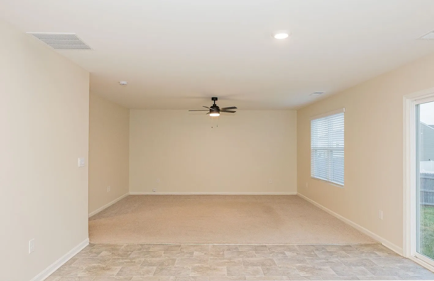 3 bed, 2.5 bath, 1900 sqft, $2,100 — Photo 4