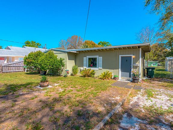 4th image of 3939 Peach Dr