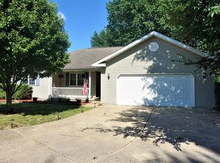 267 Washington Ct, Arcola, IL 61910