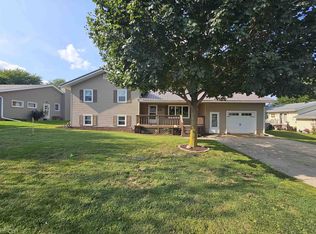 903 11th St, Charles City, IA 50616