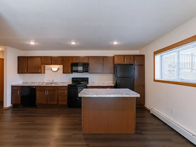 Fargo, ND Westwood Apartments | Kitchen