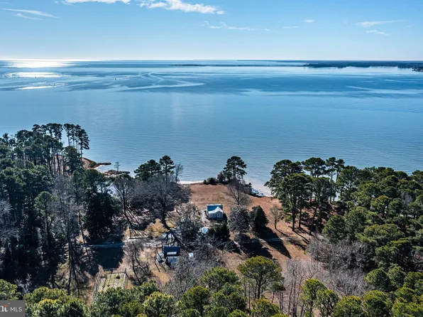 138 Cockrell Point Ln, Reedville, VA 22539