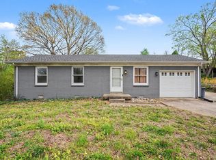 10135 W Oak Dr, Bon Aqua, TN 37025