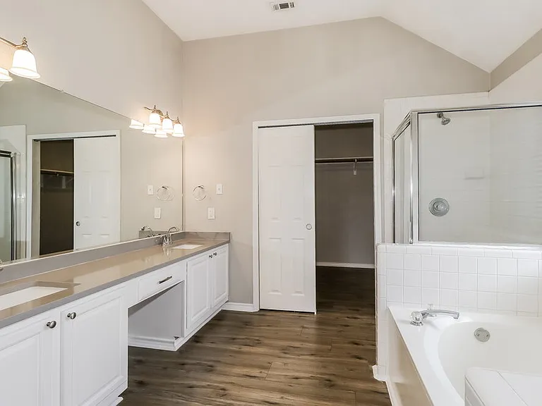 17116 Valley Glen Rd — Photo 11