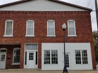 126 E Main St, Grafton, IL 62037