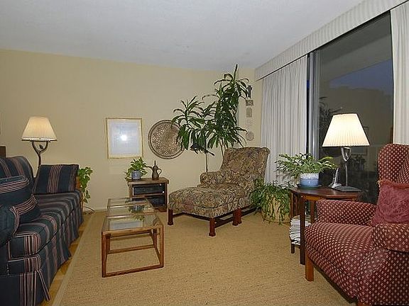 3rd image of 2059 Huntington Ave APT 1206