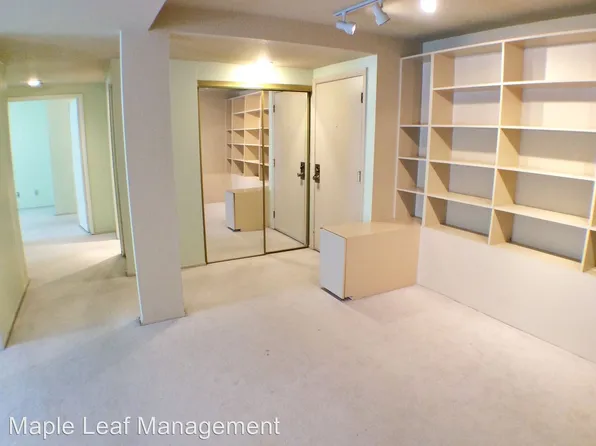 11300 1st Ave NE APT 316, Seattle, WA 98125