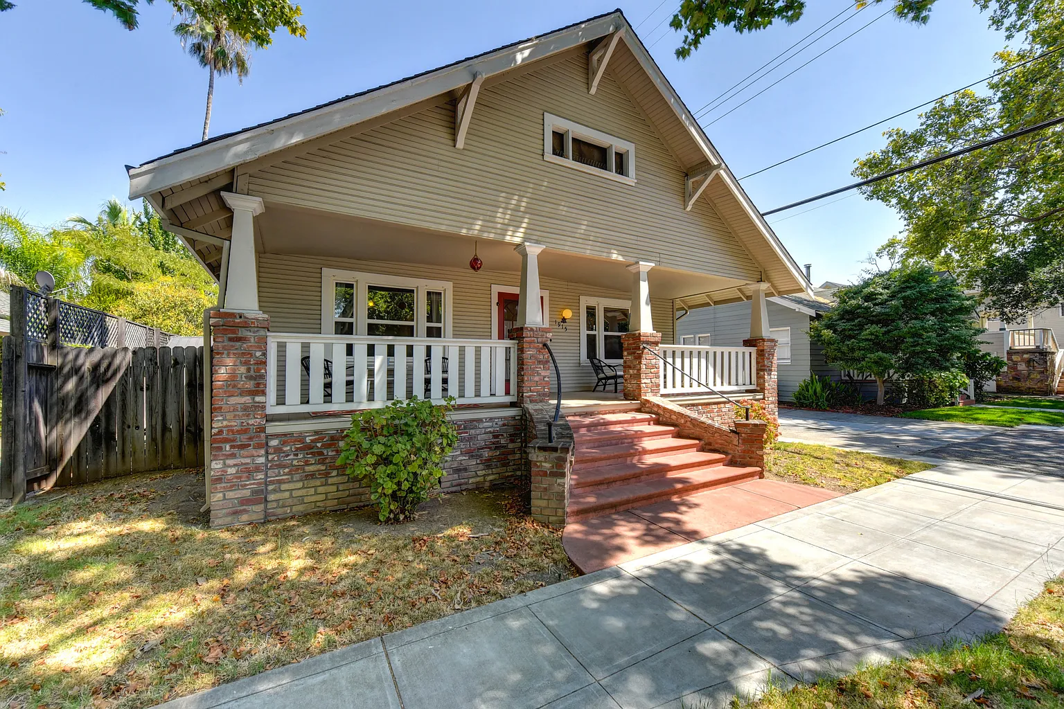 1915 25th St photo 1