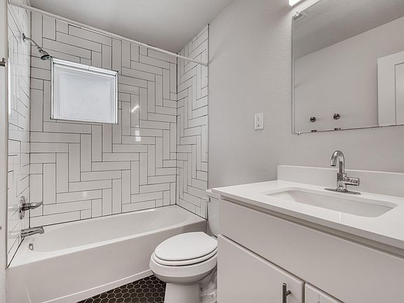 2nd image of 505 Boyett St APT 3