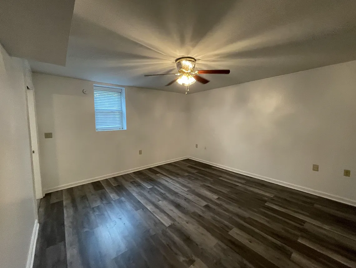 2 bed, $1,000 — Photo 4
