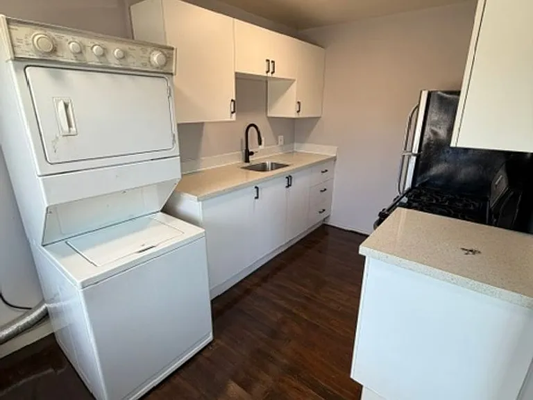 2363 Humboldt Ave — Photo 4
