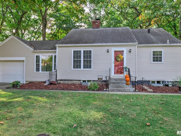 208 Montrose Ave, East Peoria, IL 61611